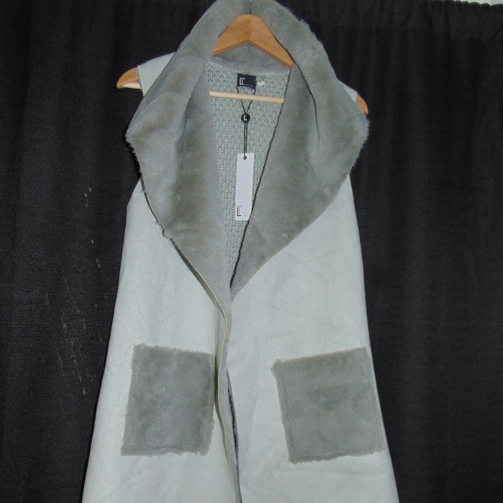 Love Token Andrea long Faux Vest Medium Preowned